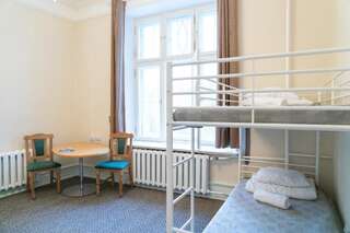 Хостелы Imaginary Hostel Таллин Кровать в общем номере для женщин с 4 кроватями-1