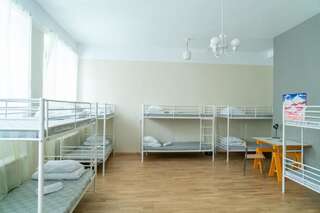 Хостелы Imaginary Hostel Таллин Спальное место в общем номере для мужчин и женщин с 12 кроватями-6