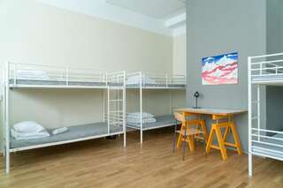 Хостелы Imaginary Hostel Таллин Спальное место в общем номере для мужчин и женщин с 12 кроватями-7