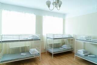 Хостелы Imaginary Hostel Таллин Спальное место в общем номере для мужчин и женщин с 12 кроватями-8